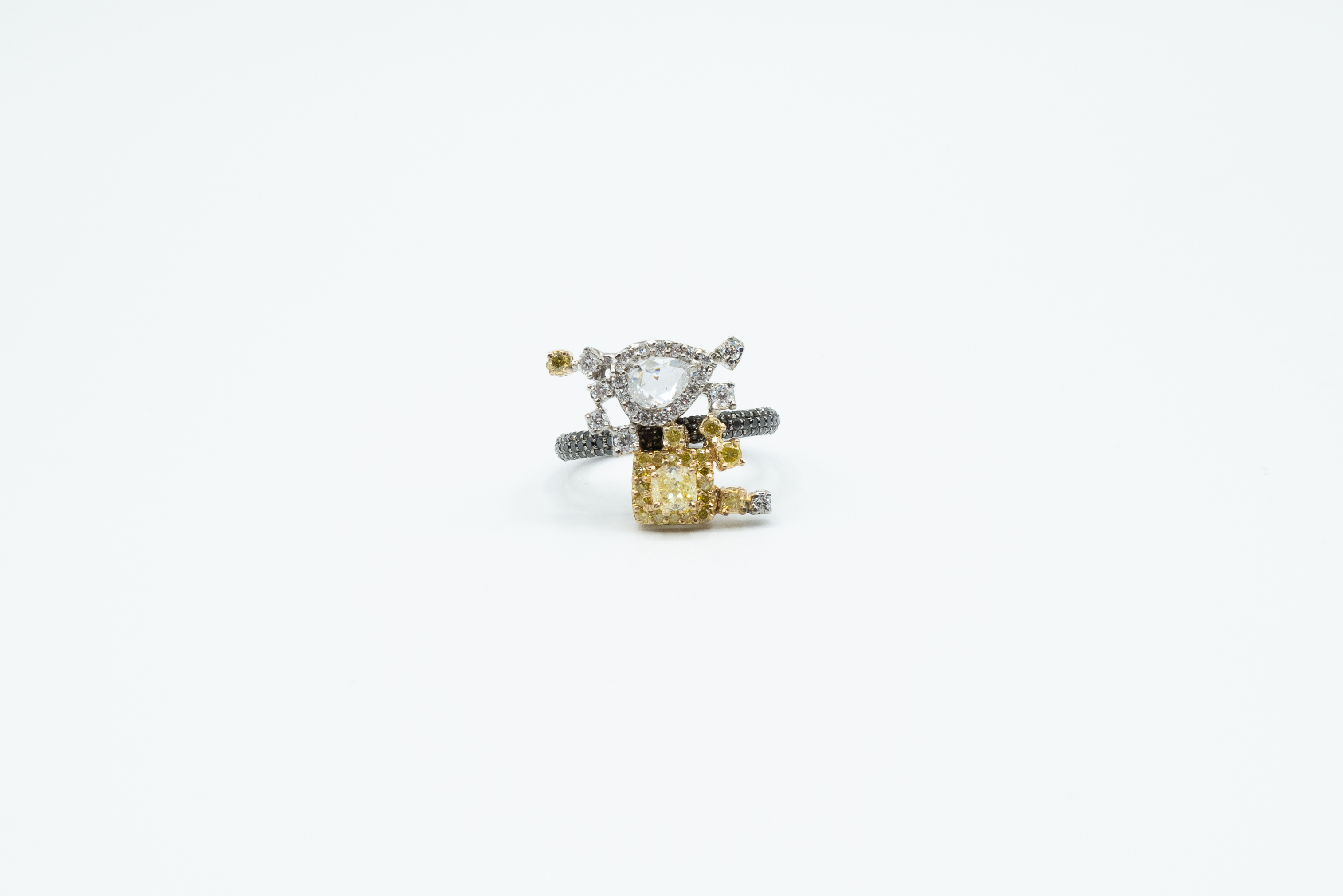 MAB 21-0056 Hand-Fabricated 18k Gold and Diamond Ring