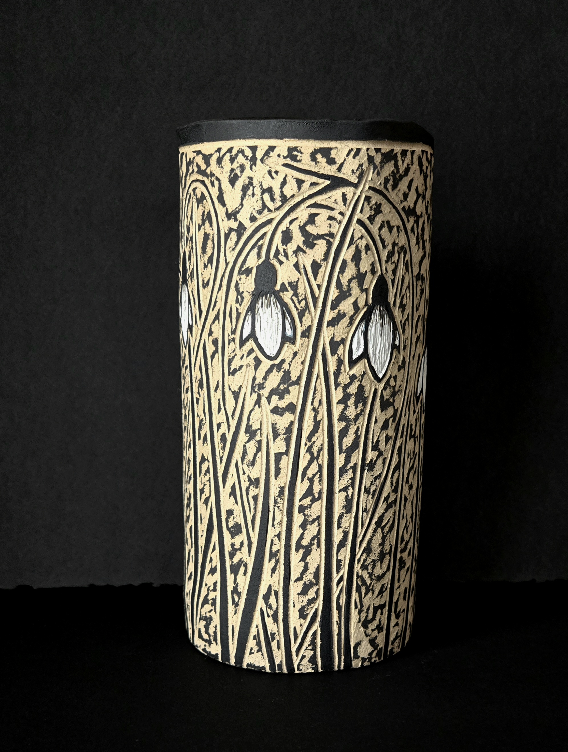 Image of Snowdrops Vase by Thomas Skupniewitz