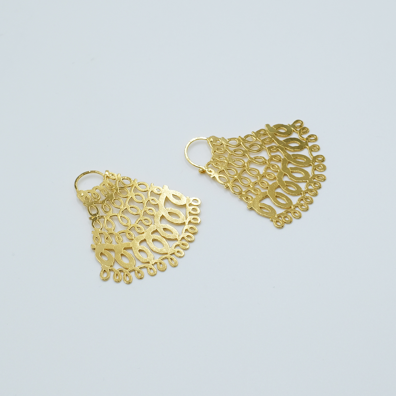 Earring 4 (medium-gold) by Sayumi Yokouchi