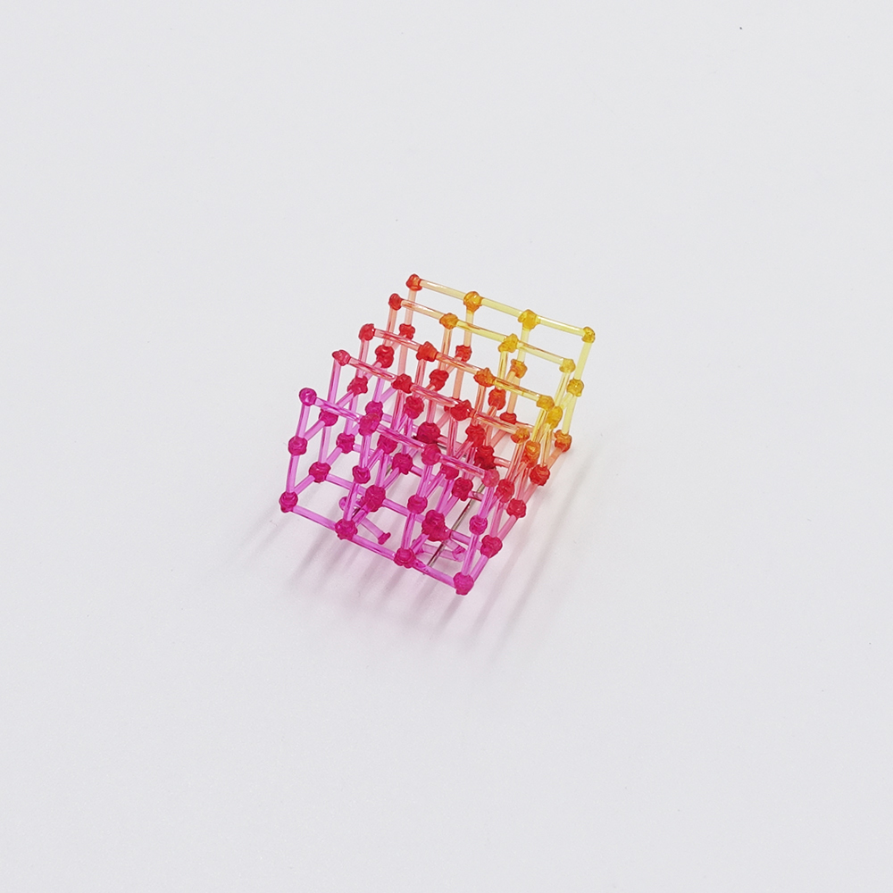 Cube Pin_Pink Yellow by Floor Mommersteeg