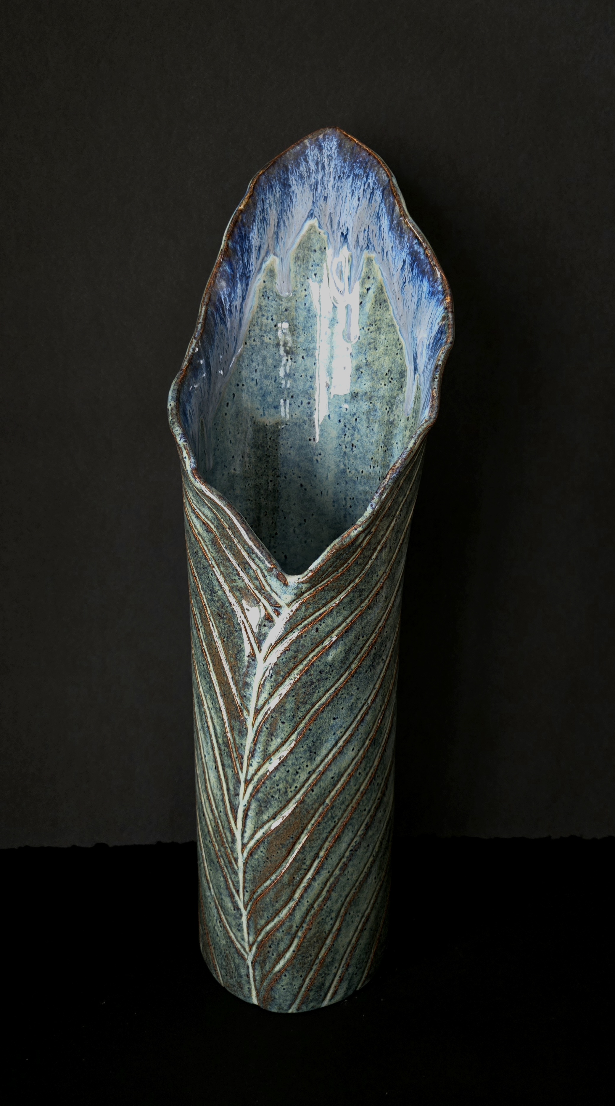 Image of Leaf Vase by Thomas Skupniewitz