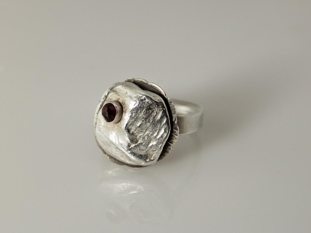 Sterling Silver and Rose Cut Garnet Ring (size 7-7.5)