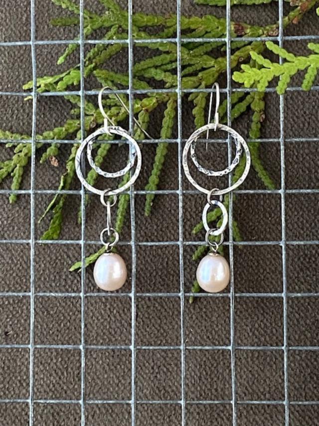 Image of Circle Stick SS Pearl Earrings by Michelle Zjala Winter