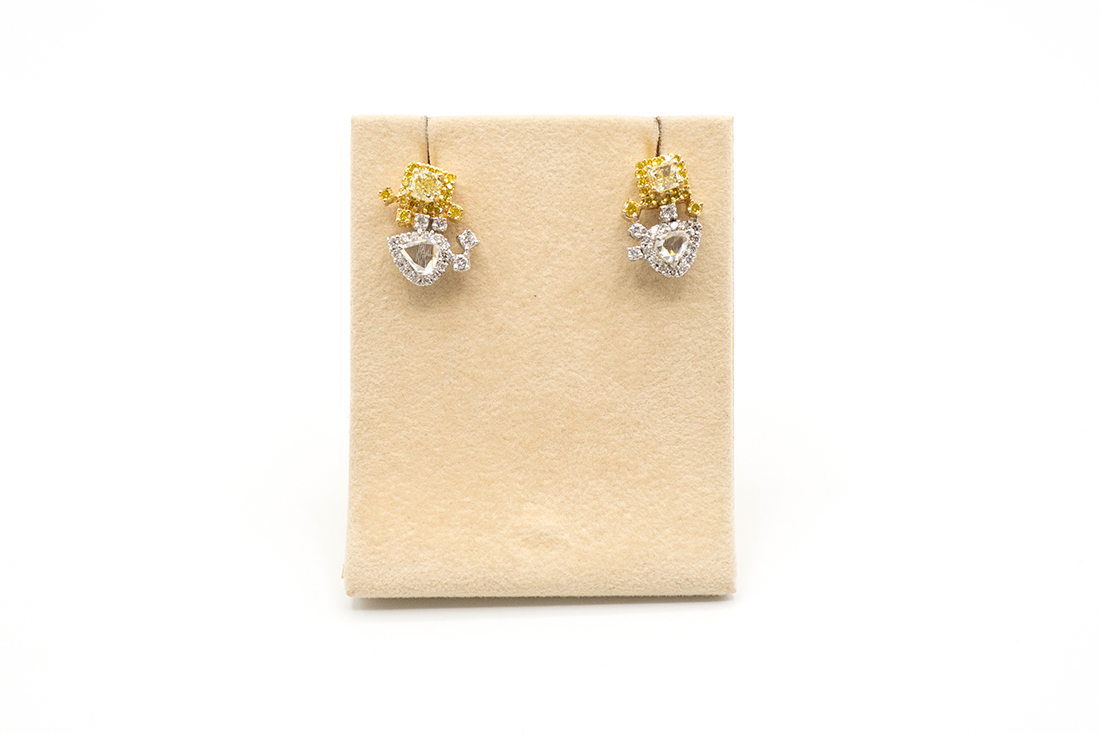 MAB 21-0047 Hand-Fabricated 18k Gold and Diamond Earrings