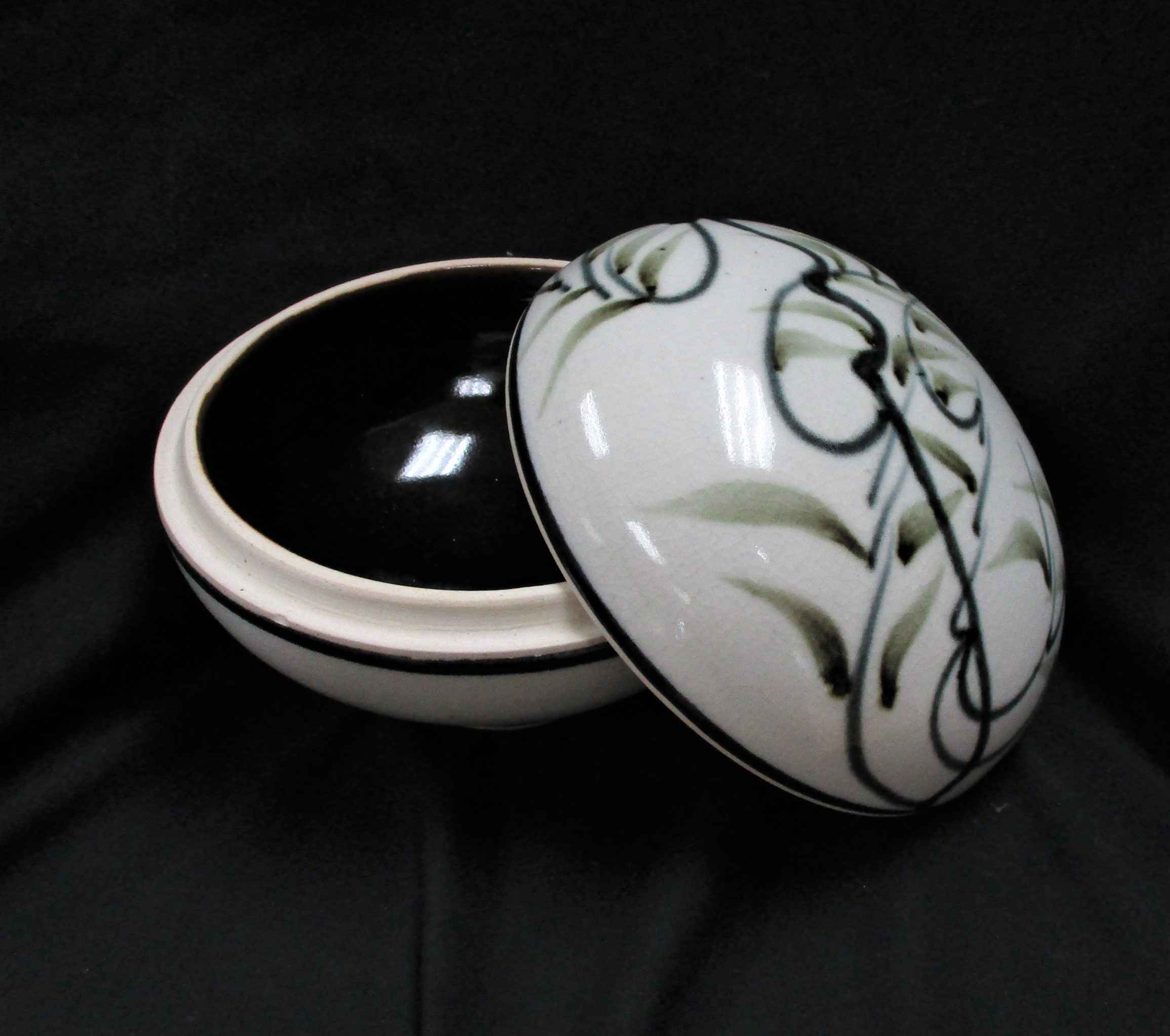 Covered Bowl by  Tom Coleman - Masterpiece Online