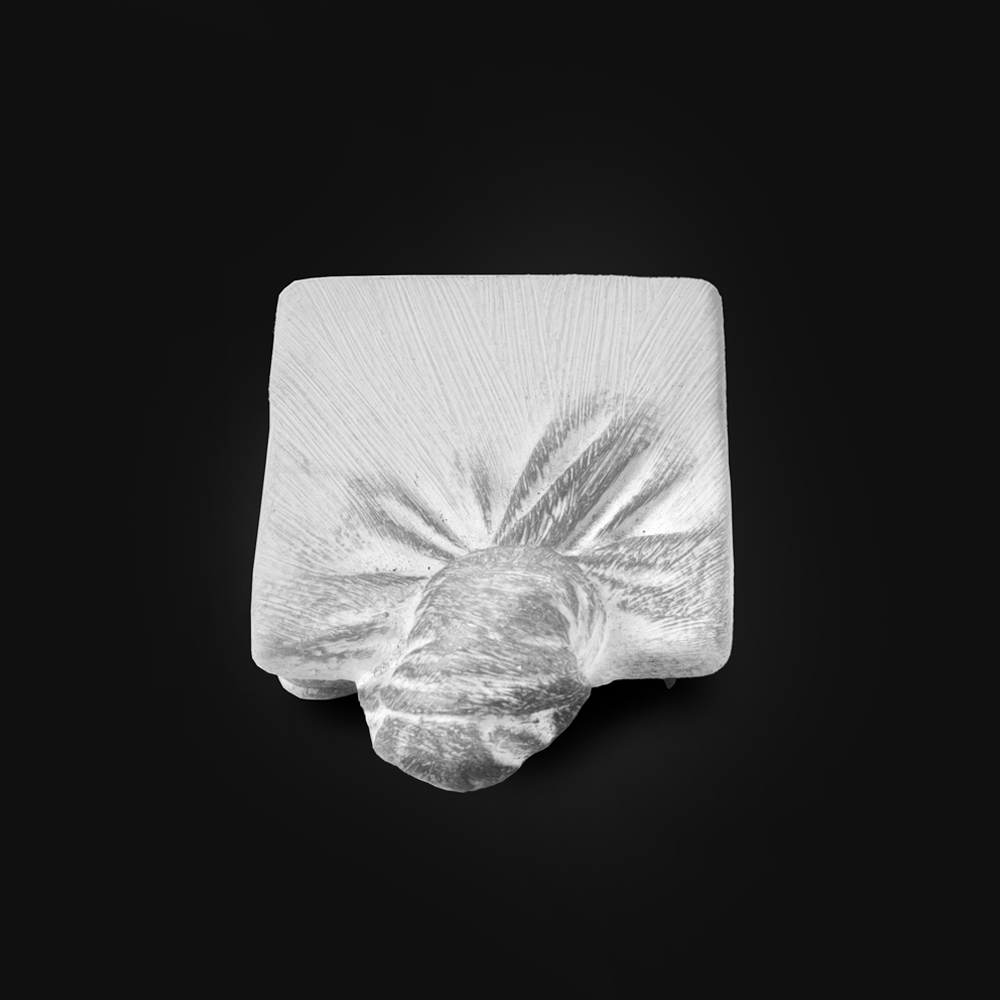 Pleat brooch by Beppe Kessler