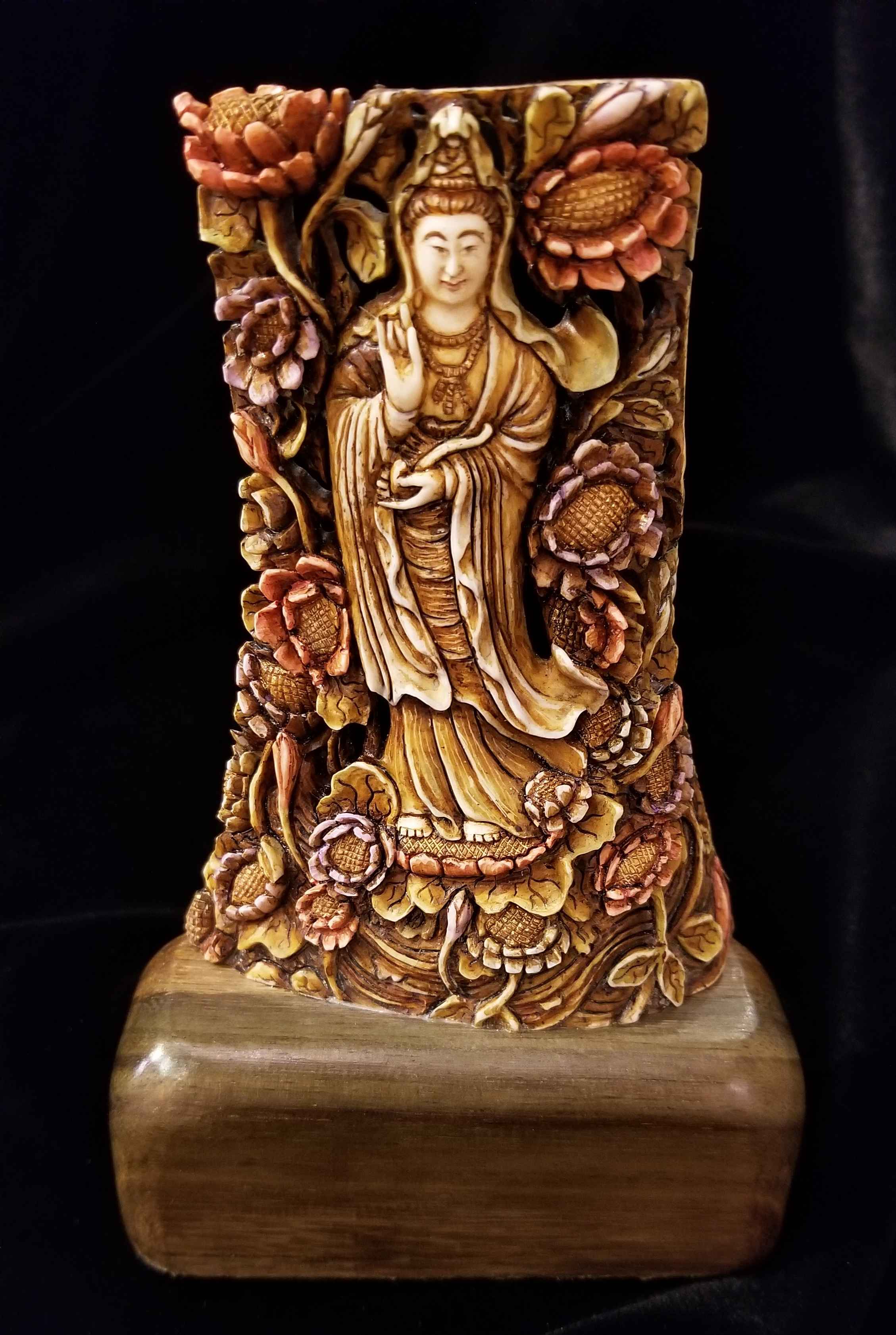 Kuan Yin - Lotus Bles... by  Susan Tereba - Masterpiece Online