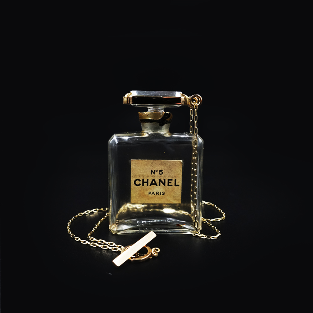 PARFUM_No,5_P by Takashi Kojima