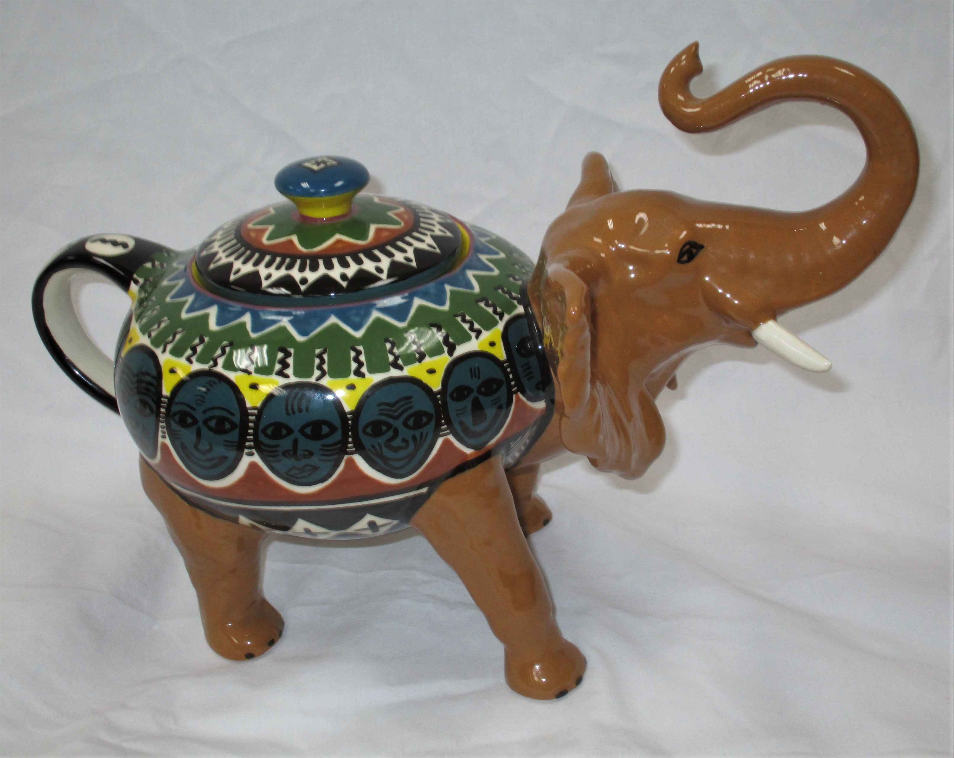 Elephant Teapot by  Baba Wague Diakite - Masterpiece Online