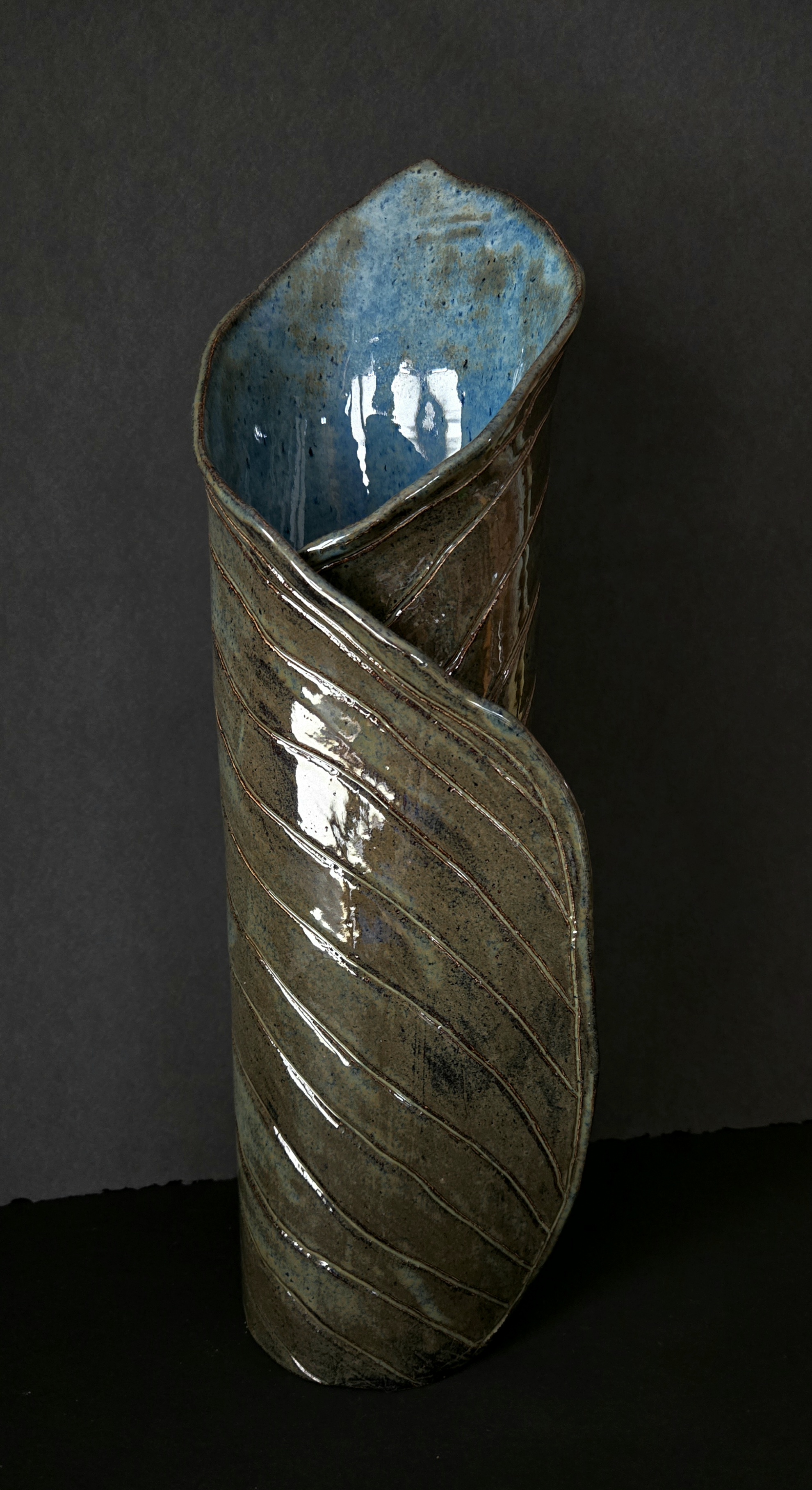 Image of Big Leaf Vase by Thomas Skupniewitz